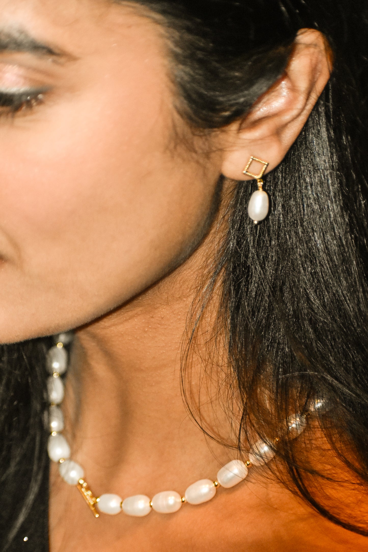 Golden Axis Pearl Necklace