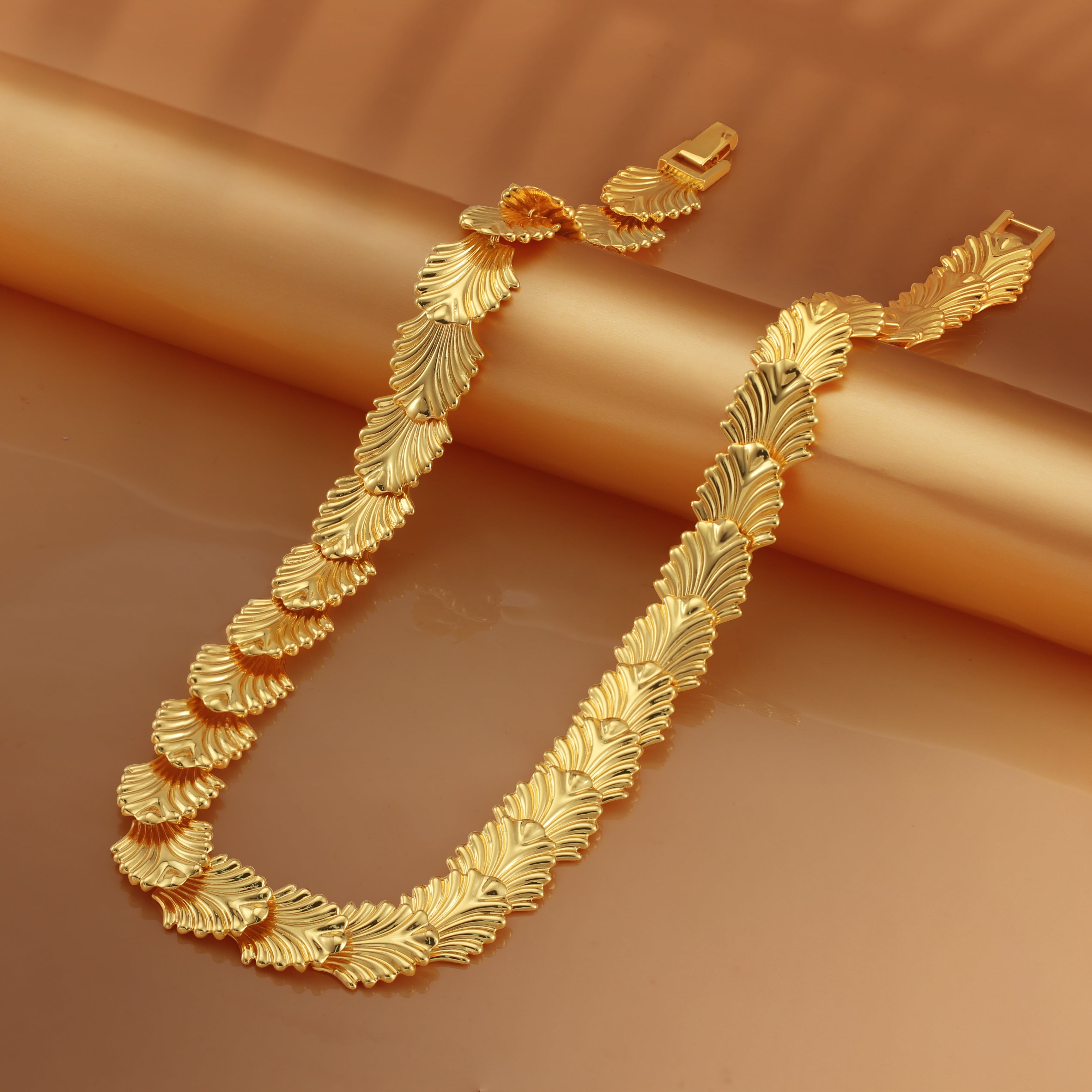 Elegant palm link necklace featuring interconnected palm-shaped links, crafted from high-quality sterling silver, designed for versatile layering and everyday elegance.