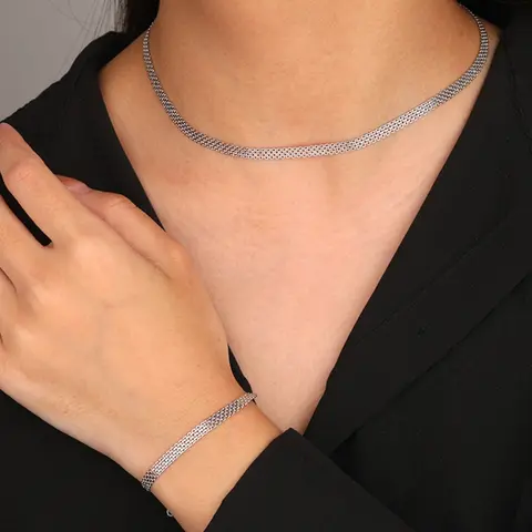 Minimalist Hollowed Chain Necklace