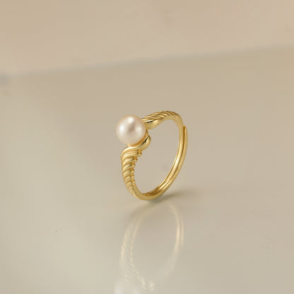 Luna Pearl Ring